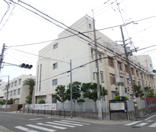 中学校　大阪市立東生野中学校（中学校）まで1264m