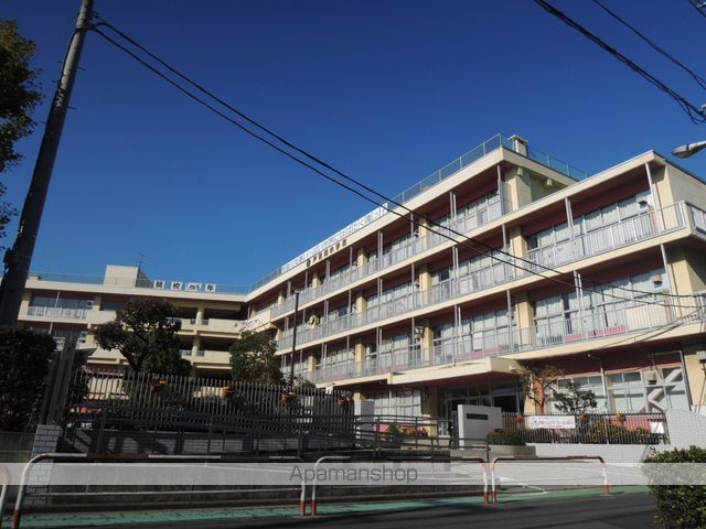 小学校　戸田市立戸田南小学校（小学校）まで68m