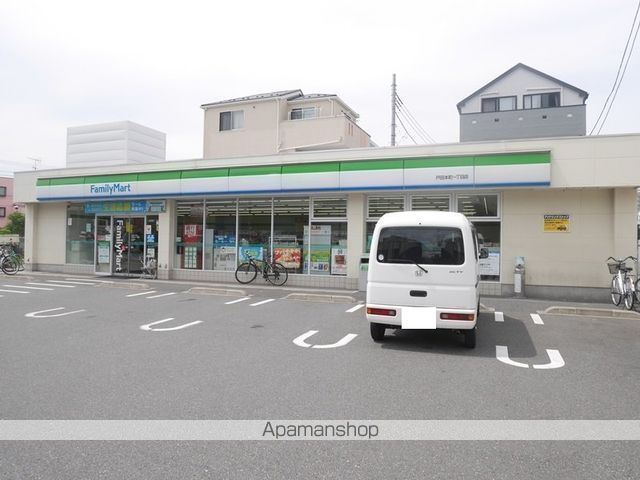 コンビニ　ファミリーマート戸田本町一丁目店（コンビニ）まで328m