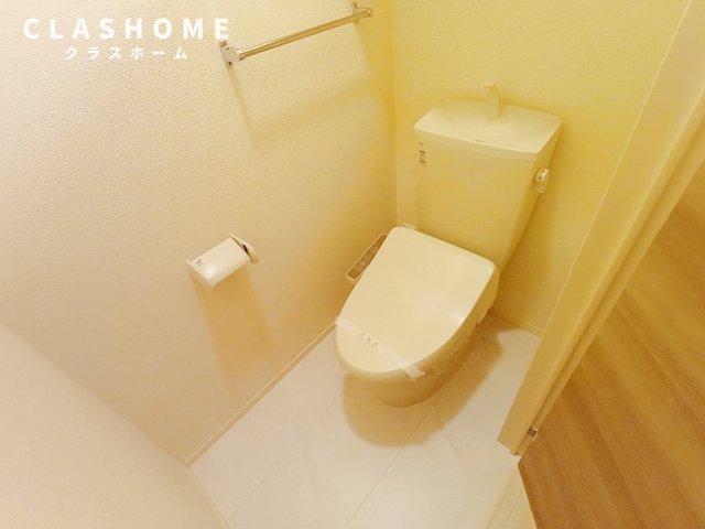 トイレ　同物件の別部屋になります。