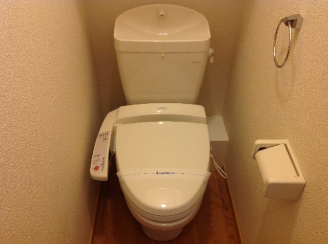 トイレ　ウォシュレット付です！