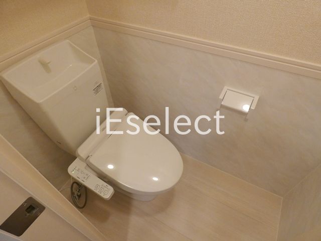 トイレ　嬉しいウォシュレット付き