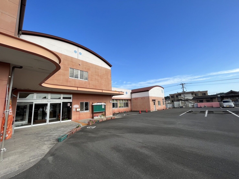 幼稚園・保育園　諫早市立諫早中央保育所（幼稚園・保育園）まで306m