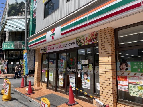 コンビニ　セブンイレブン 蕨東口1番街店（コンビニ）まで415m