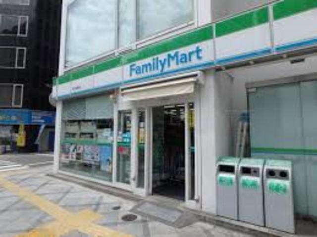 コンビニ　ファミリーマート西天満東店（コンビニ）まで132m