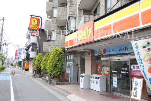 コンビニ　デイリーヤマザキ 丸八通り店（コンビニ）まで820m