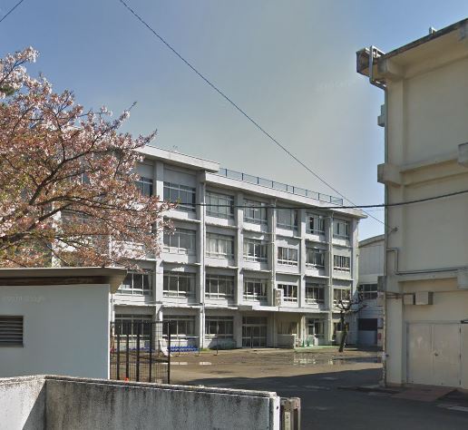 小学校　藤沢市立藤沢小学校（小学校）まで406m