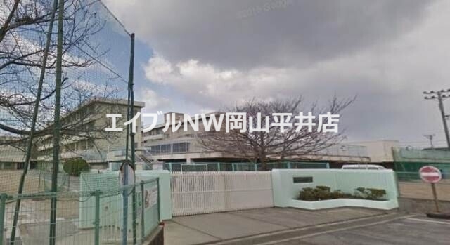 小学校　岡山市立芳泉小学校（小学校）まで1186m