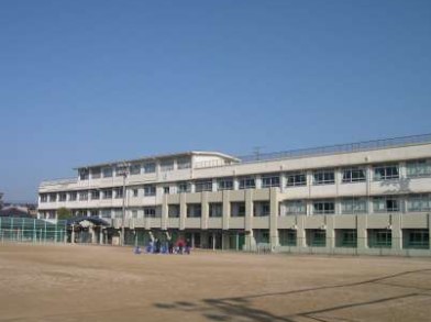 中学校　広島市立翠町中学校（中学校）まで400m