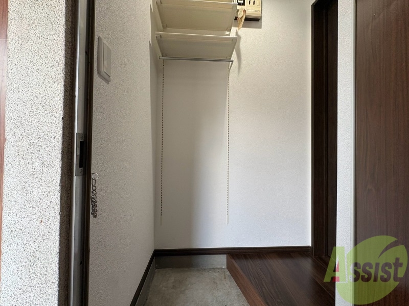 玄関　玄関の様子です。明るい印象ですね。気分もあがりそう。