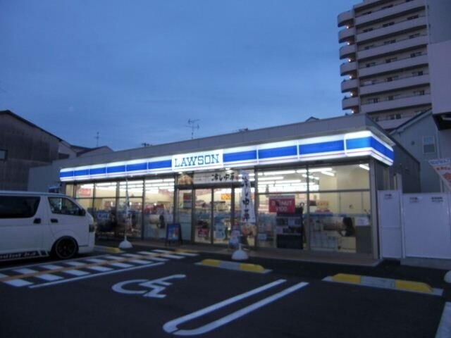 コンビニ　ローソン田島6丁目店（コンビニ）まで495m
