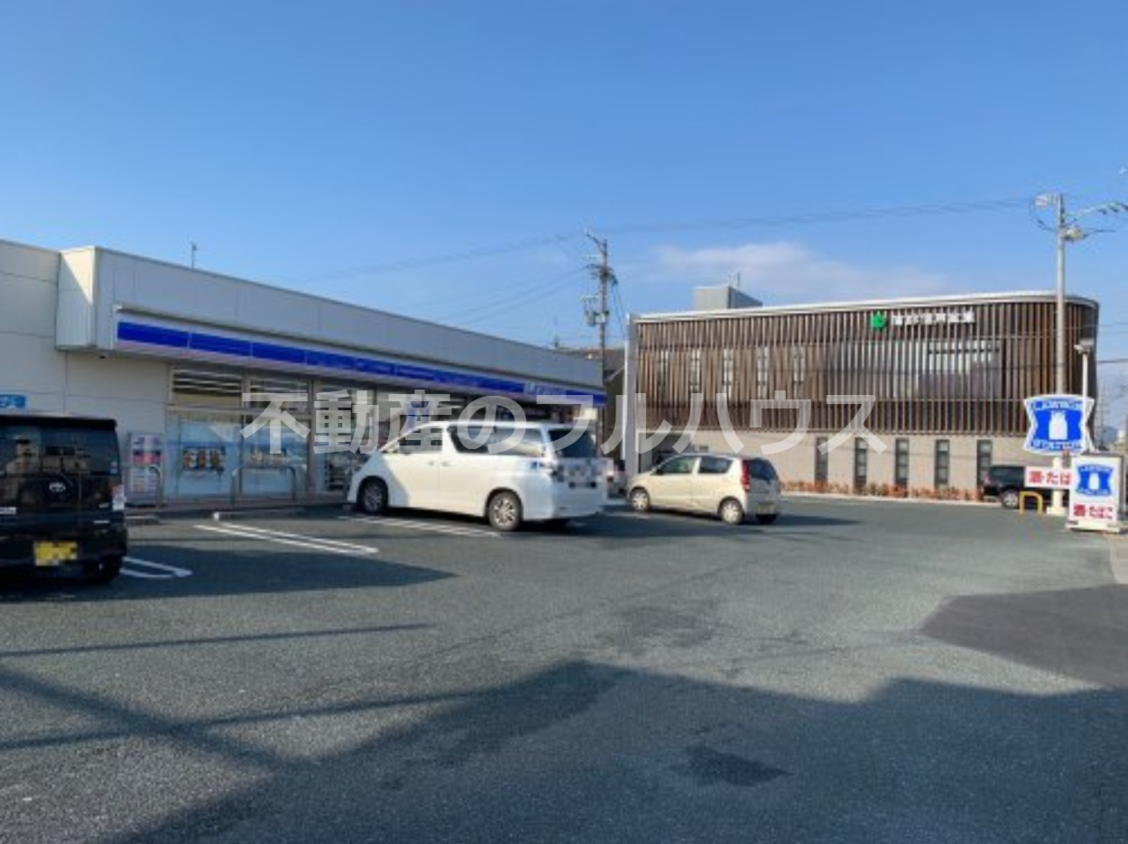 コンビニ　ローソン 豊川市役所東店（コンビニ）まで844m