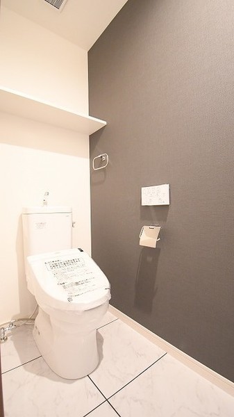 トイレ　写真は同タイプ別部屋