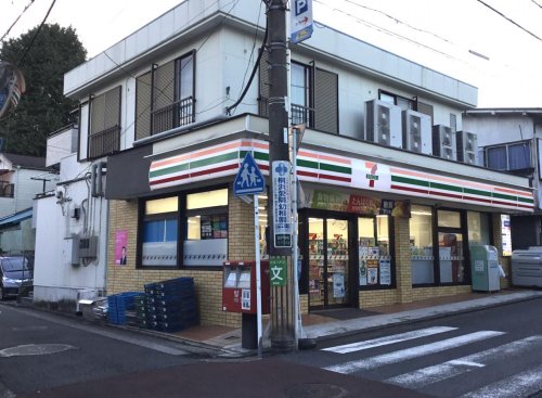 コンビニ　セブンイレブン 横浜戸部店（コンビニ）まで668m