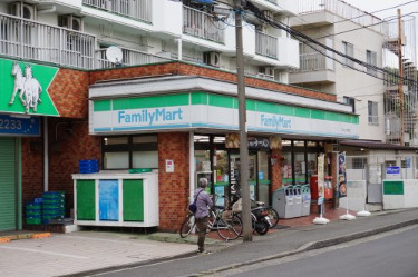 コンビニ　ファミリーマート エクセレンス野川店（コンビニ）まで319m