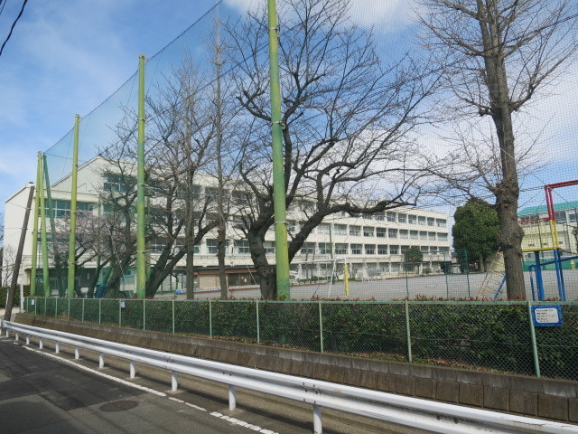 小学校　新吉田小学校（小学校）まで999m