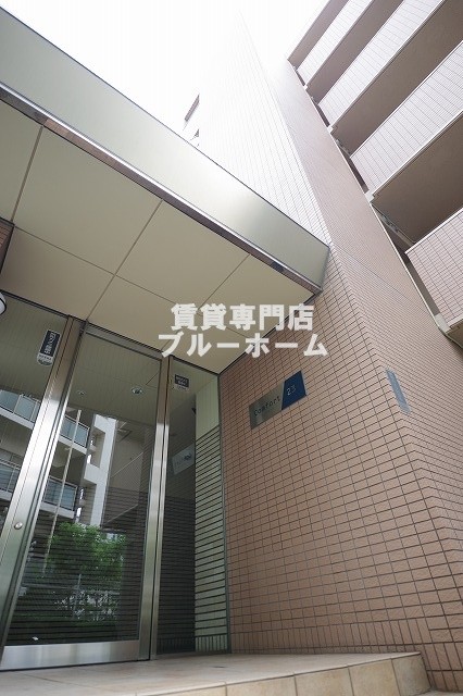 建物外観　鉄筋コンクリート造5階建てのマンションです