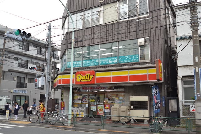 コンビニ　デイリーヤマザキ（コンビニ）まで166m