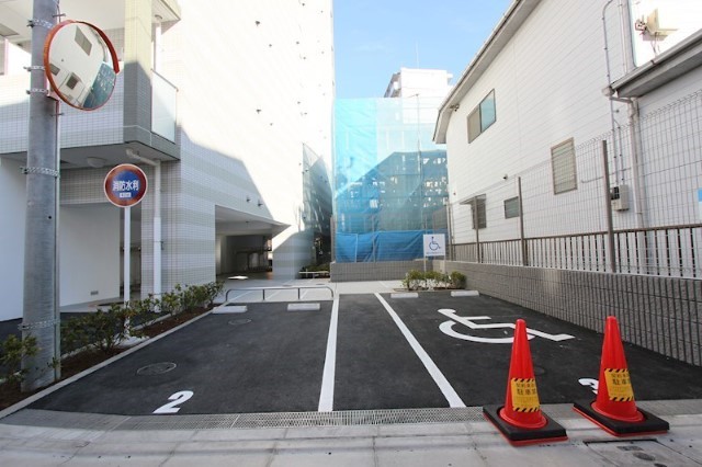 駐車場　駐車場