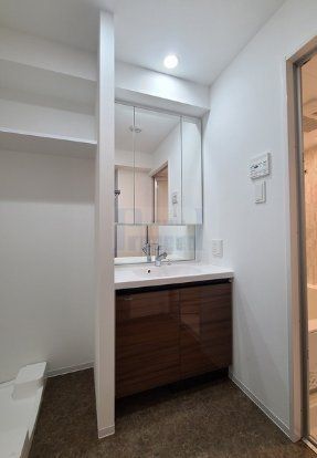 洗面設備　使いやすい独立洗面台☆
