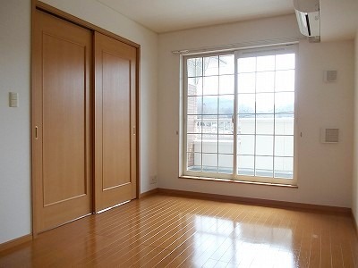 ＪＲ呉線 呉駅 徒歩6分 2階建 築20年の居間写真