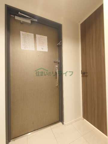 玄関　別階層の写真になります。