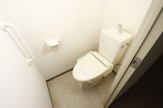 トイレ　※別室の写真を使用しております※