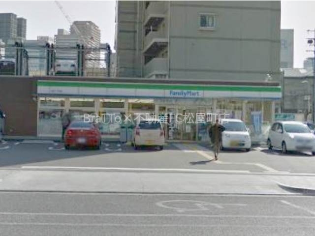 コンビニ　ファミリーマート桜川二丁目店（コンビニ）まで162m