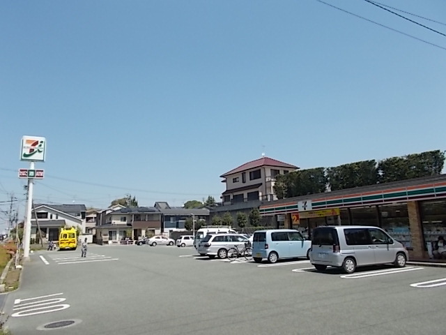 コンビニ　セブンイレブン　テレビ熊本前（コンビニ）まで320m