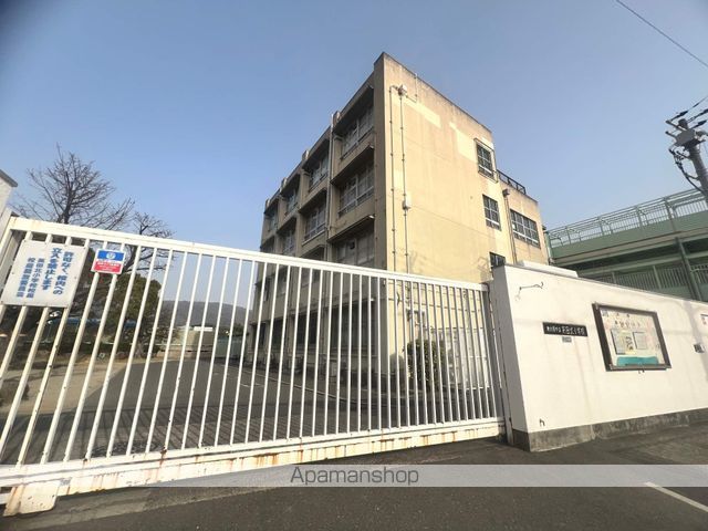 小学校　英田北小学校（小学校）まで656m