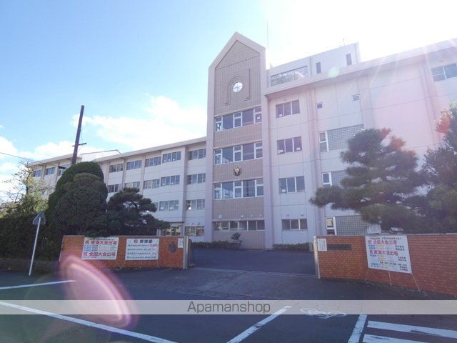 中学校　丸塚中学校（中学校）まで837m