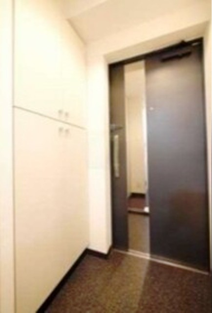 玄関　同仕様の別部屋画像