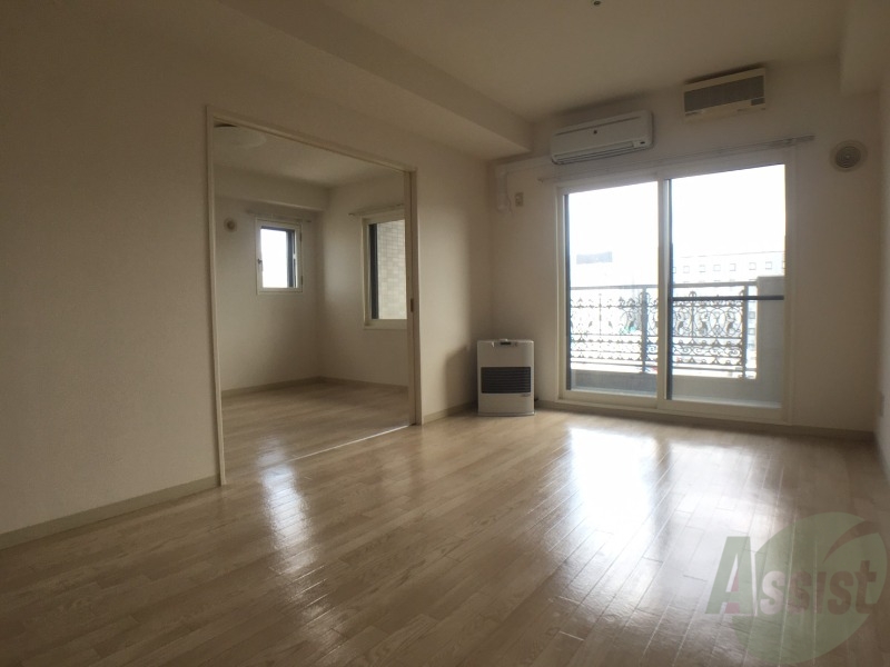 居室・リビング　広くてキレイなお部屋が広がっていて、充実した生活が送れそう。