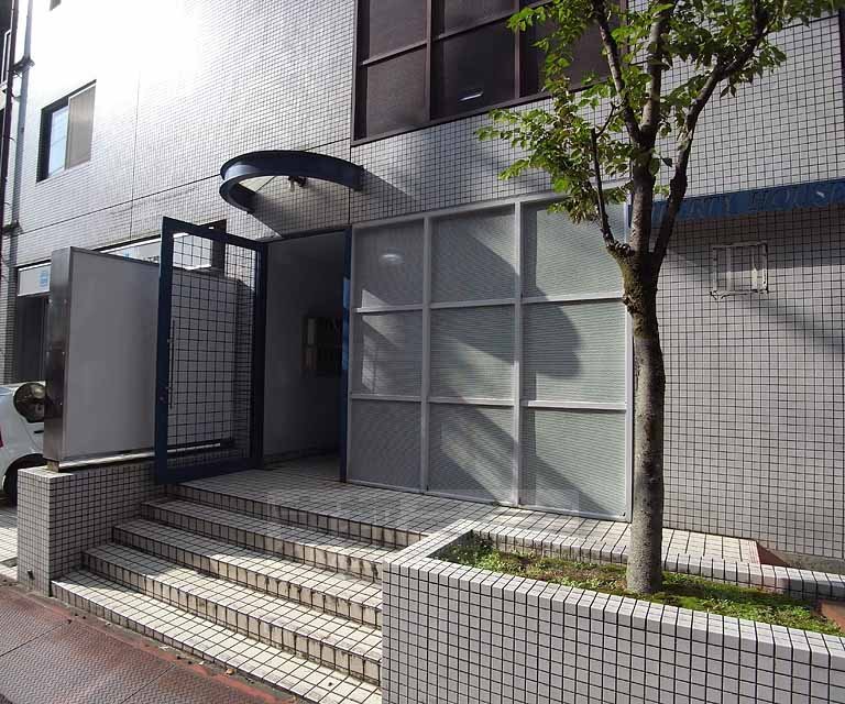 リバティハウスの外観写真