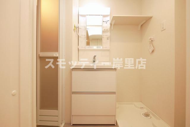 洗面設備　独立洗面台で身支度をすべて済ませてしまいましょう