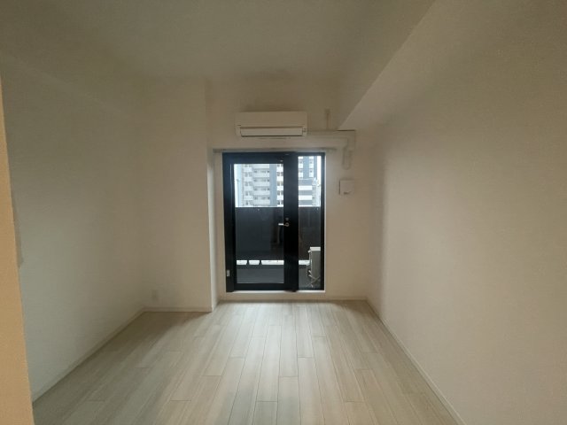 居室・リビング　写真は、他部屋の反転間取りです(現況優先)