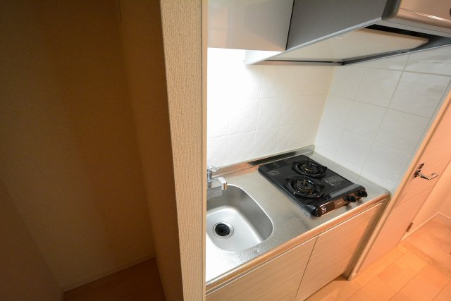 キッチン　壁付けキッチンでスペースを最大限有効活用できます！