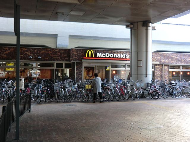 飲食店　マクドナルド 阪神尼崎駅店（飲食店）まで415m