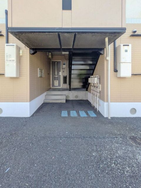 メゾンドール 弐番館の玄関写真