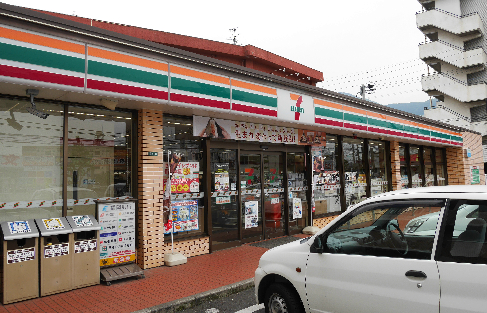 コンビニ　【セブンイレブン小倉神岳2丁目店】（コンビニ）まで40m