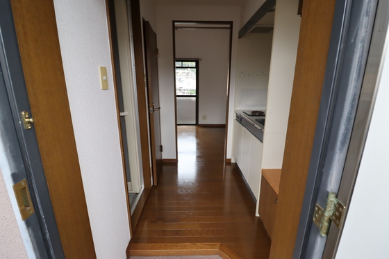 玄関　※別部屋の写真です