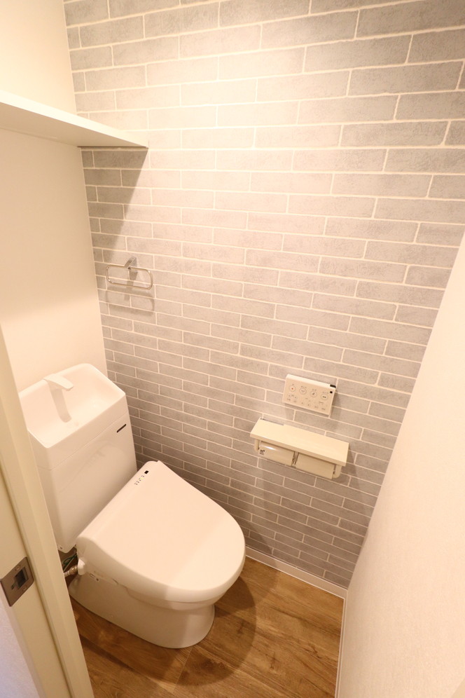 地下鉄東豊線 豊平公園駅 徒歩7分 4階建 築5年のトイレ写真