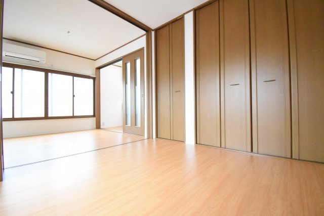 小池アパートの居間写真