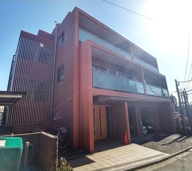 建物外観　オートロック完備