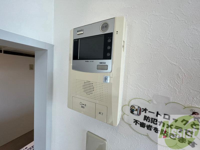 セキュリティ　ＴＶモニター付インターホンです。来客者の顔が見えるので安心！