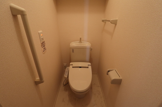 シャンフルール Aのトイレ写真