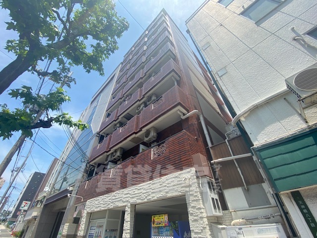 レアレア梅田6番館の外観写真