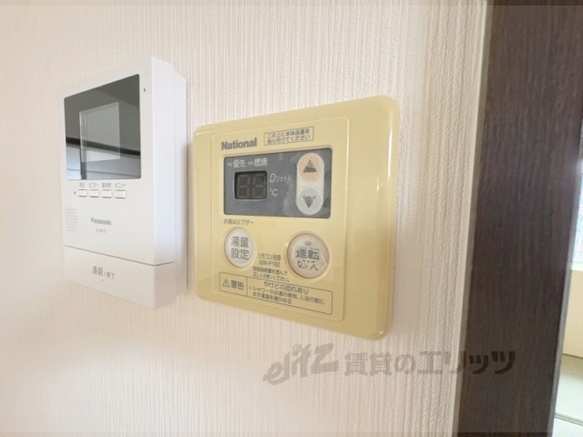 その他設備　給湯器リモコン