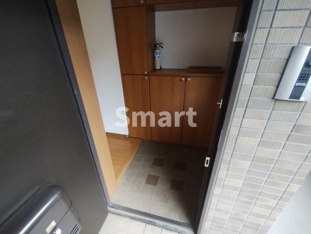 ＪＲ中央線 中野駅 徒歩15分 5階建 築27年の玄関写真