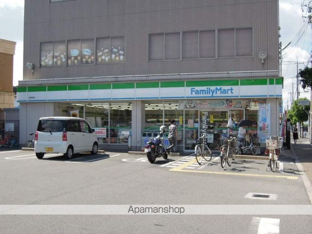 コンビニ　ファミリーマート小浦忠岡南店（コンビニ）まで273m